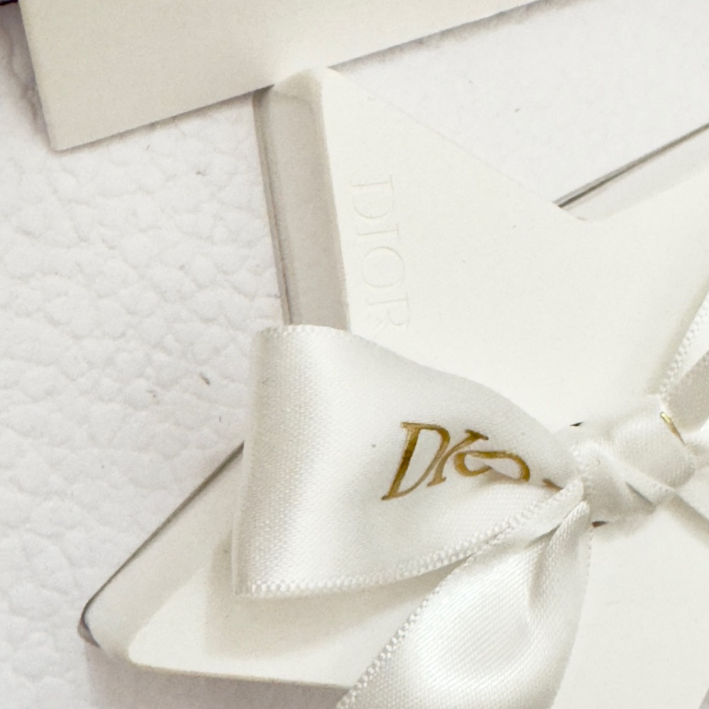 Christian Dior Ceramic Star Fragrance Diffuser/ Paper Weight - Picture 2 of 7